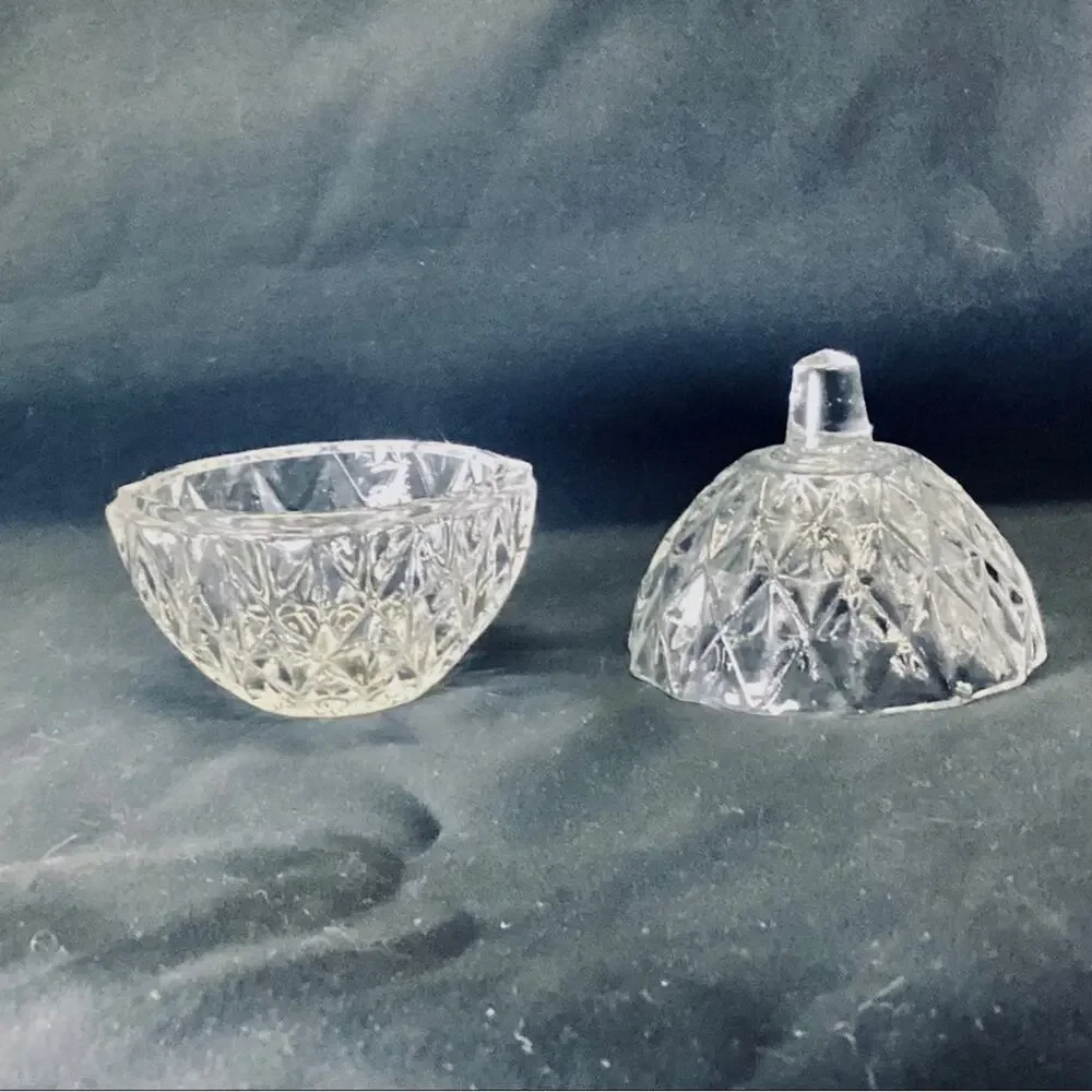 Small Covered Vase - Picture 2 of 3